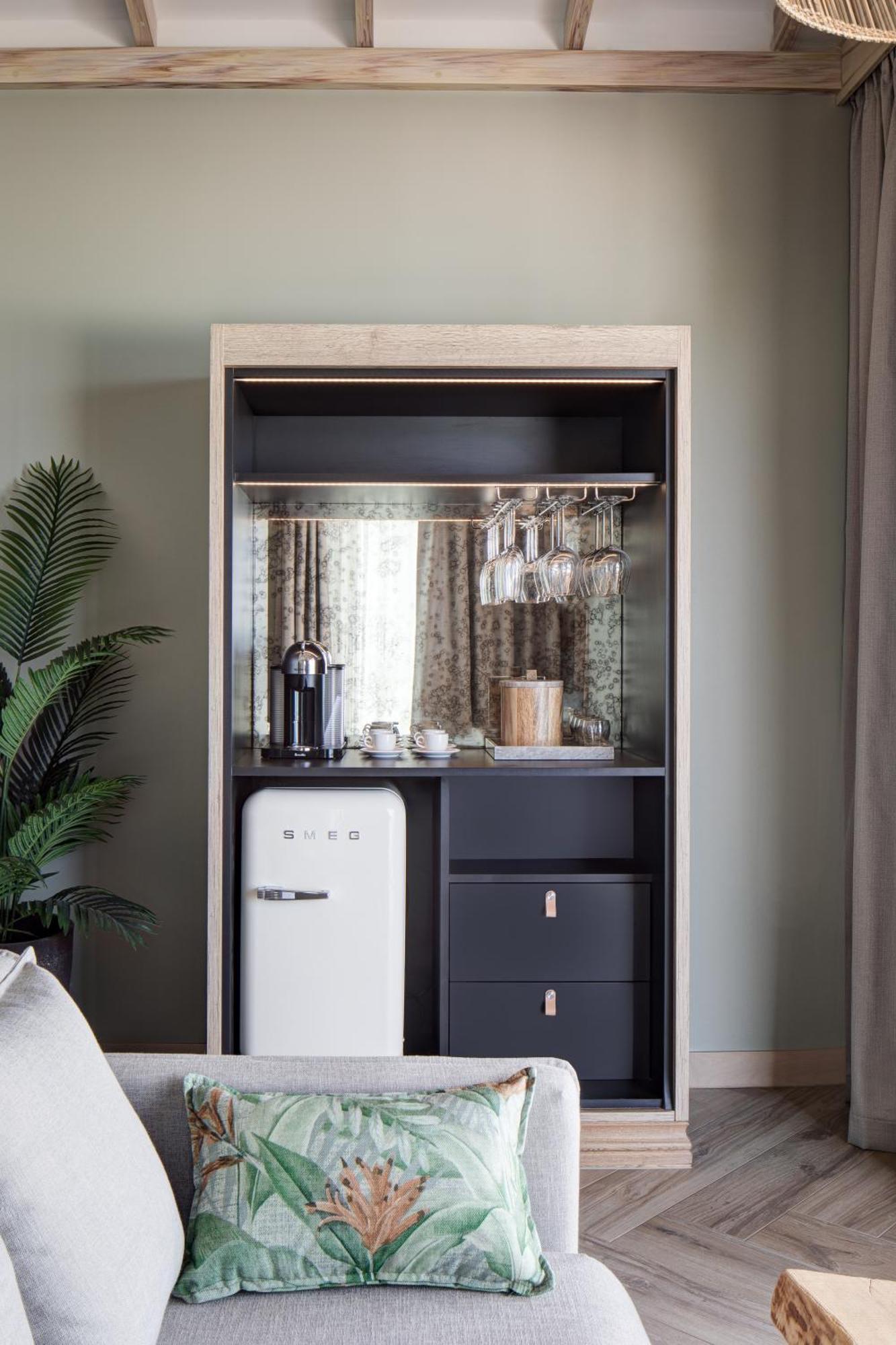 Quarto com Cama King-size e Vista do Mar